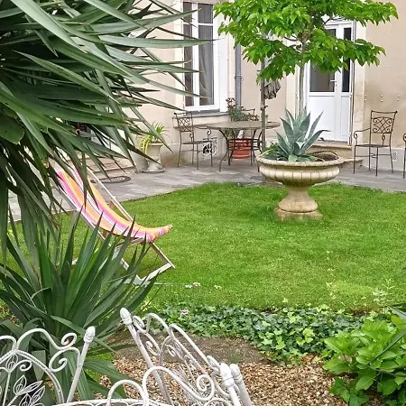 Agreables D'hotes Pres Du Centre Avec Jardin Bed & Breakfast