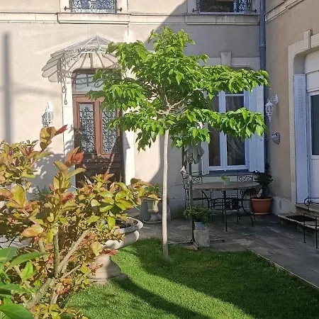 Agreables D'hotes Pres Du Centre Avec Jardin Bed & Breakfast Le Mans